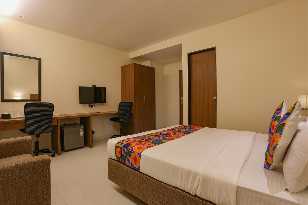 Fabhotel Royal International Mumbai Bagian luar foto