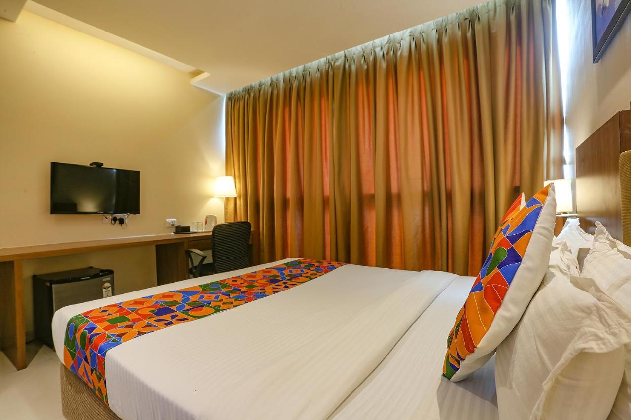 Fabhotel Royal International Mumbai Bagian luar foto