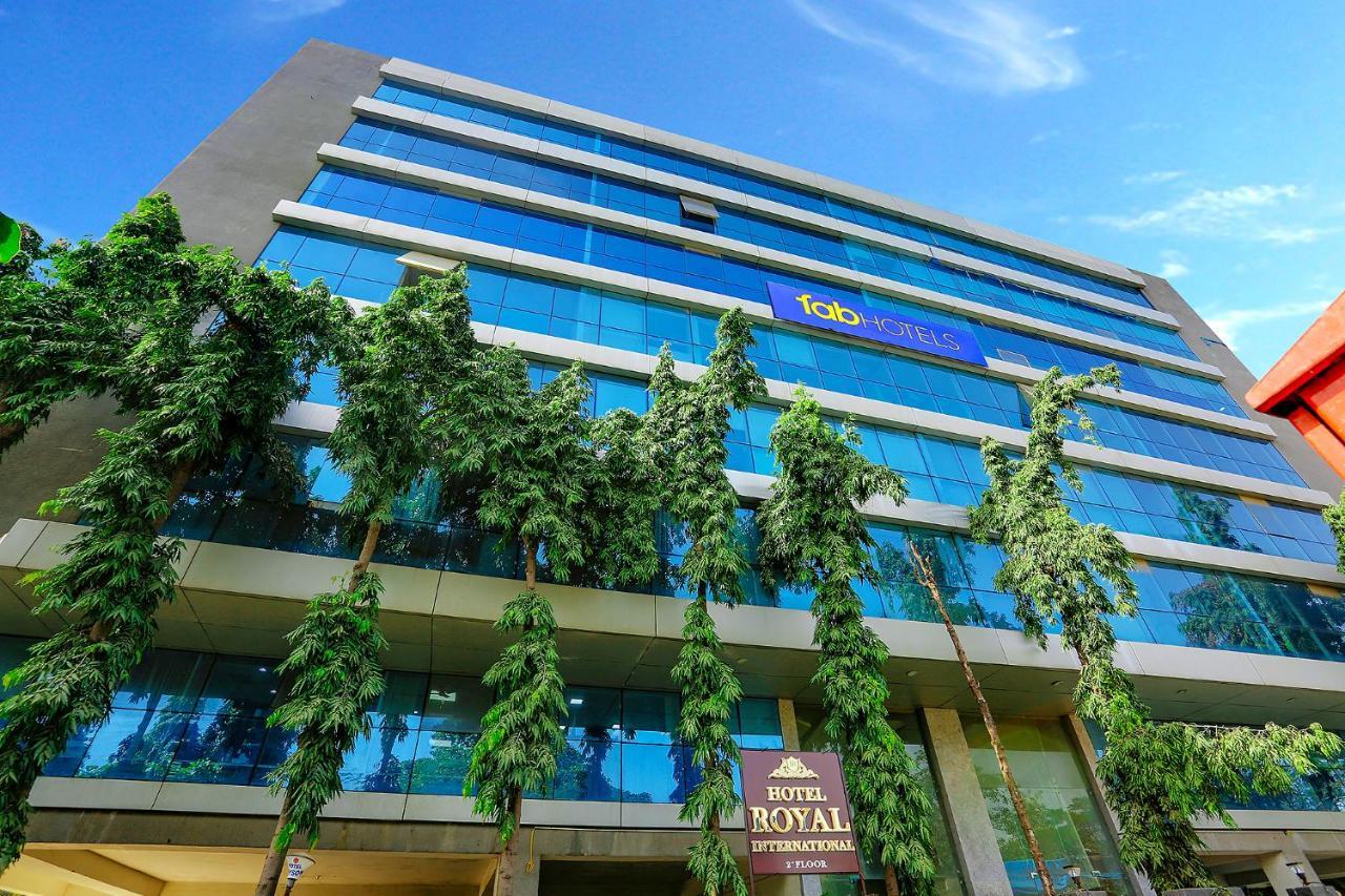 Fabhotel Royal International Mumbai Bagian luar foto