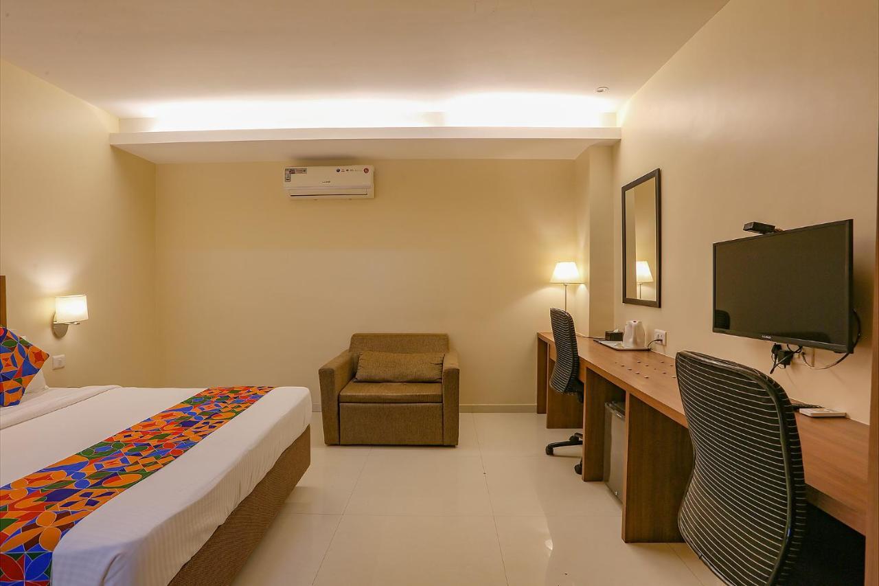 Fabhotel Royal International Mumbai Bagian luar foto