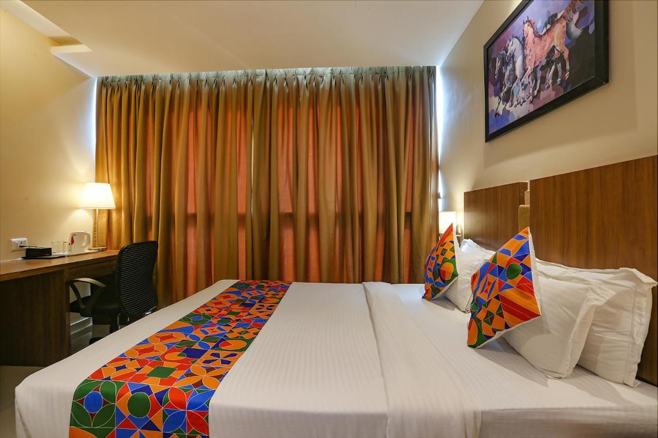 Fabhotel Royal International Mumbai Bagian luar foto